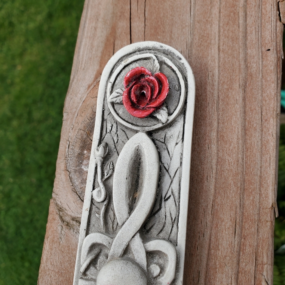 Gothic Roses & Dagger Insence Holder - Picture 2 of 8